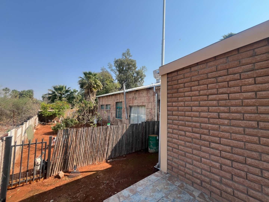 5 Bedroom Property for Sale in Die Rand Northern Cape
